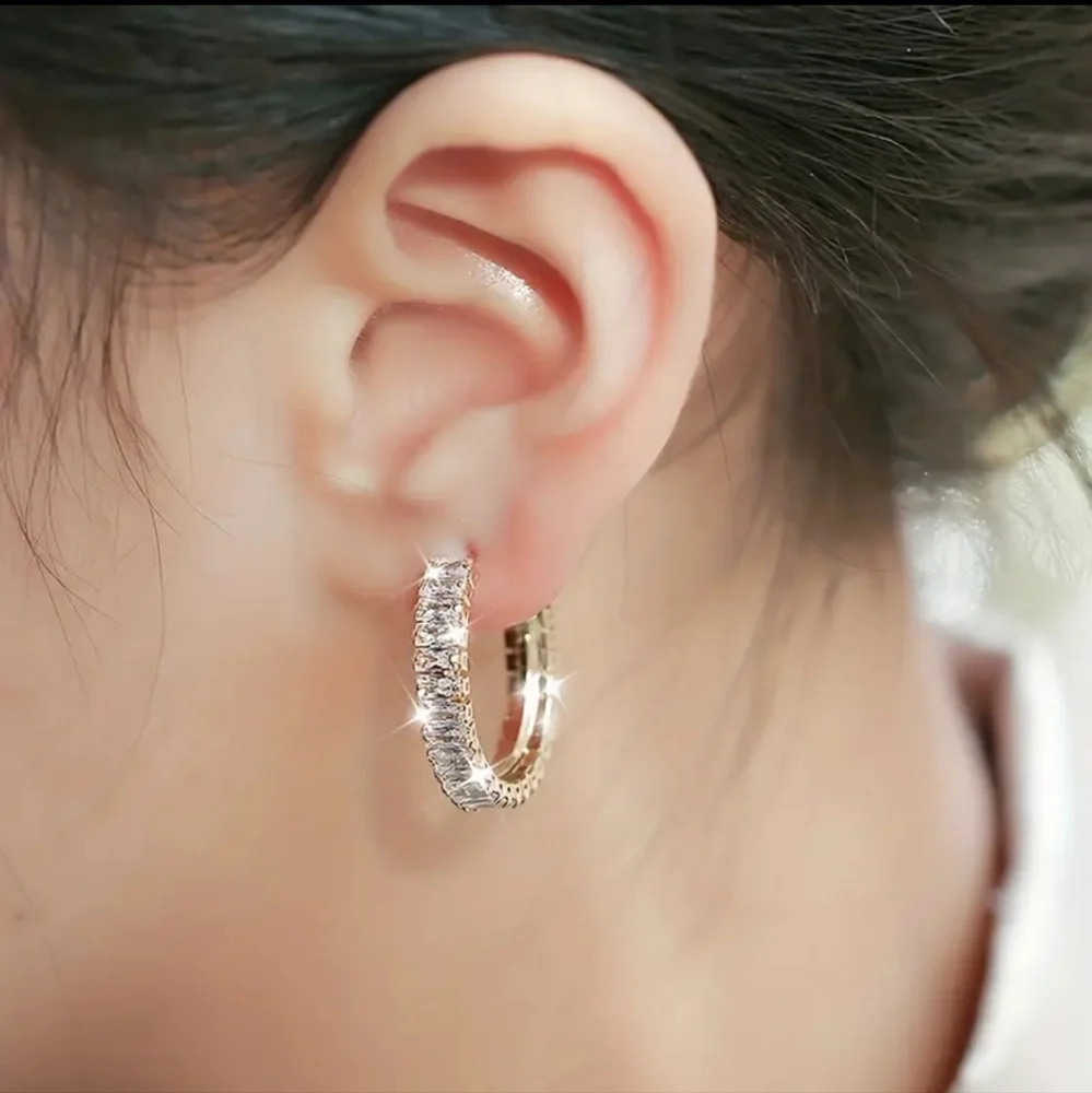 Sliver diamond hoop earrings - Picture 6 of 6